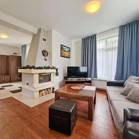 Deja Vu Cozy Mountain Retreat فيلة *