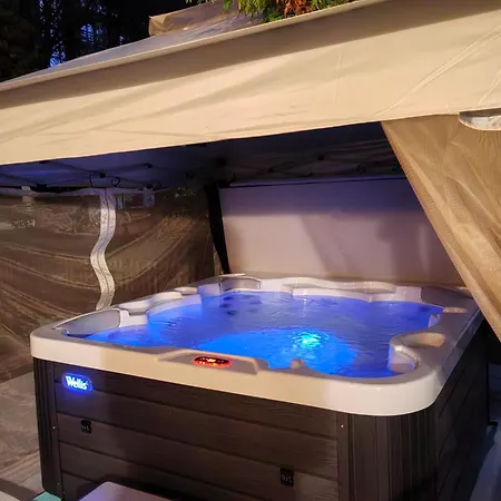 Deja Vu Private Jacuzzi & Sauna, Fireplace, 3 Bedrooms, Near Bansko Villa *