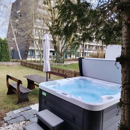 Villa Deja Vu Private Jacuzzi & Sauna, Fireplace, 3 Bedrooms, Near Bansko