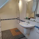 Deja Vu Private Jacuzzi & Sauna, Fireplace, 3 Bedrooms, Near Bansko Вилла *