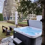 Вилла Deja Vu Private Jacuzzi & Sauna, Fireplace, 3 Bedrooms, Near Bansko