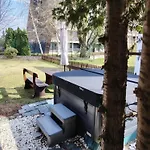 Deja Vu Private Jacuzzi & Sauna, Fireplace, 3 Bedrooms, Near Bansko Villa