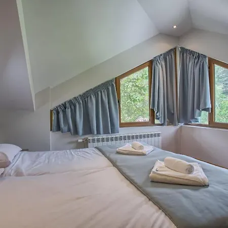 Deja Vu Cozy Mountain Retreat *