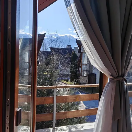 Deja Vu Private Jacuzzi & Sauna, Fireplace, 3 Bedrooms, Near Bansko *