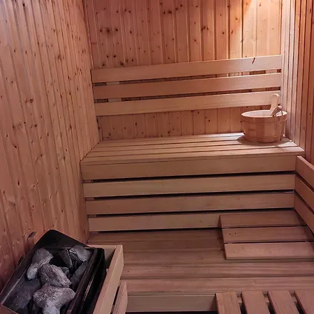 Villa Deja Vu Private Jacuzzi & Sauna, Fireplace, 3 Bedrooms, Near Bansko