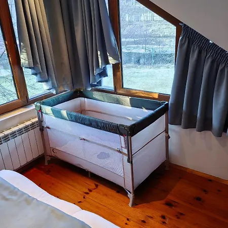 Deja Vu Private Jacuzzi & Sauna, Fireplace, 3 Bedrooms, Near Bansko