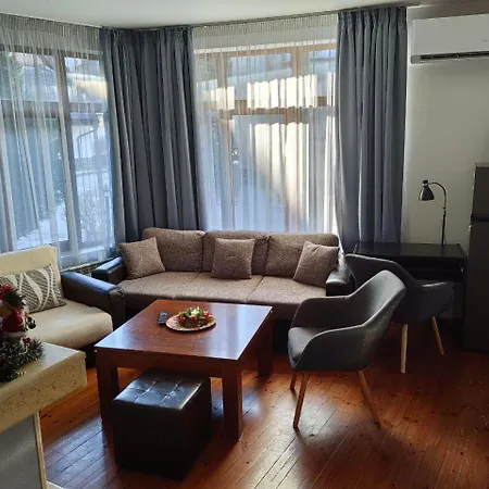 Deja Vu Private Jacuzzi & Sauna, Fireplace, 3 Bedrooms, Near Bansko Villa