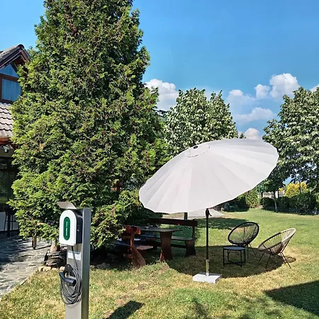 Deja Vu Private Jacuzzi & Sauna, Fireplace, 3 Bedrooms, Near Bansko Villa *