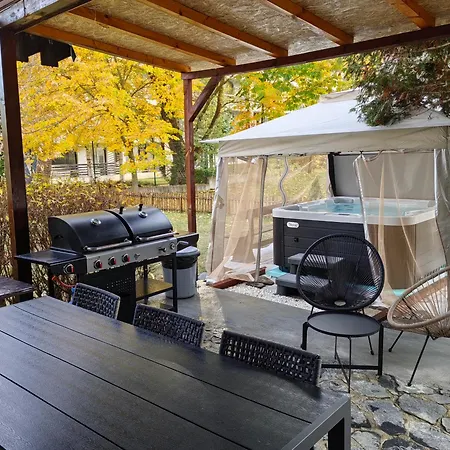 Deja Vu Cozy Mountain Retreat