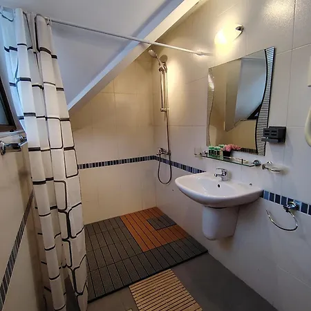 Deja Vu Cozy Mountain Retreat וילה