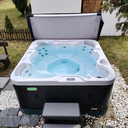 Deja Vu Private Jacuzzi & Sauna, Fireplace, 3 Bedrooms, Near Bansko Razlog