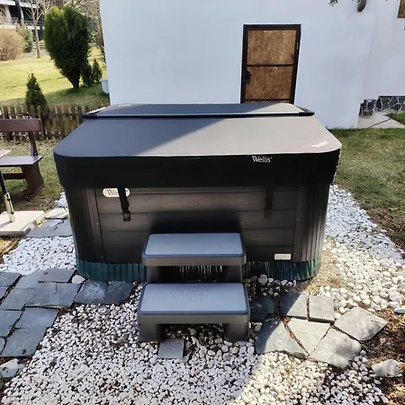 Deja Vu Private Jacuzzi & Sauna, Fireplace, 3 Bedrooms, Near Bansko Villa Razlog