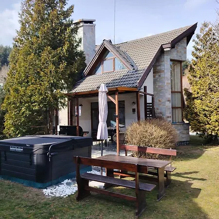 Deja Vu Private Jacuzzi & Sauna, Fireplace, 3 Bedrooms, Near Bansko
