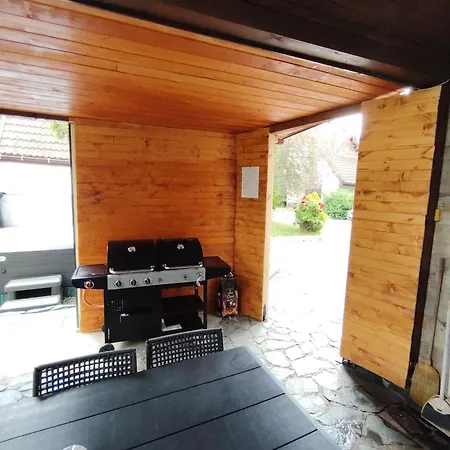 Deja Vu Private Jacuzzi & Sauna, Fireplace, 3 Bedrooms, Near Bansko Villa *