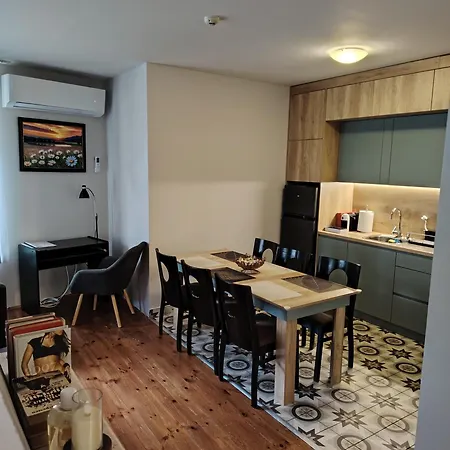 Villa Deja Vu Private Jacuzzi & Sauna, Fireplace, 3 Bedrooms, Near Bansko Razlog