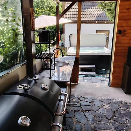 Villa Deja Vu Private Jacuzzi & Sauna, Fireplace, 3 Bedrooms, Near Bansko