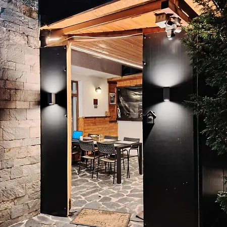Deja Vu Private Jacuzzi & Sauna, Fireplace, 3 Bedrooms, Near Bansko *