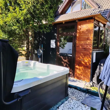 Deja Vu Private Jacuzzi & Sauna, Fireplace, 3 Bedrooms, Near Bansko Вилла *