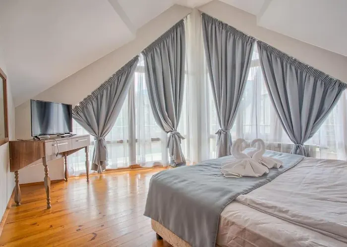 Deja Vu Cozy Mountain Retreat