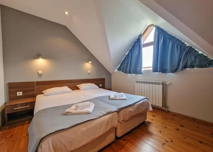 Deja Vu Cozy Mountain Retreat