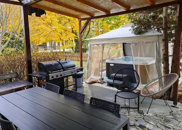 Deja Vu Cozy Mountain Retreat